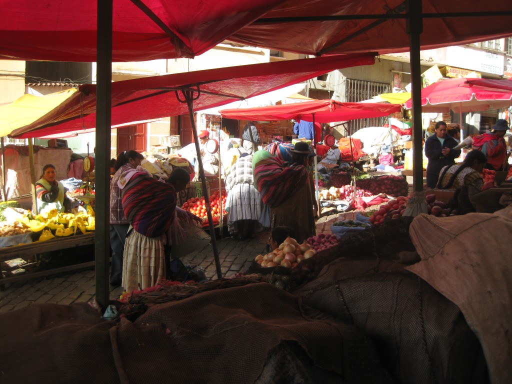 Obst- und Gemüsemarkt - Straßenmarkt La Paz - Bolivien