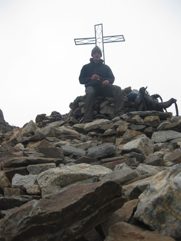 Am Pass Apacheta Takesi, wolkenverhangen