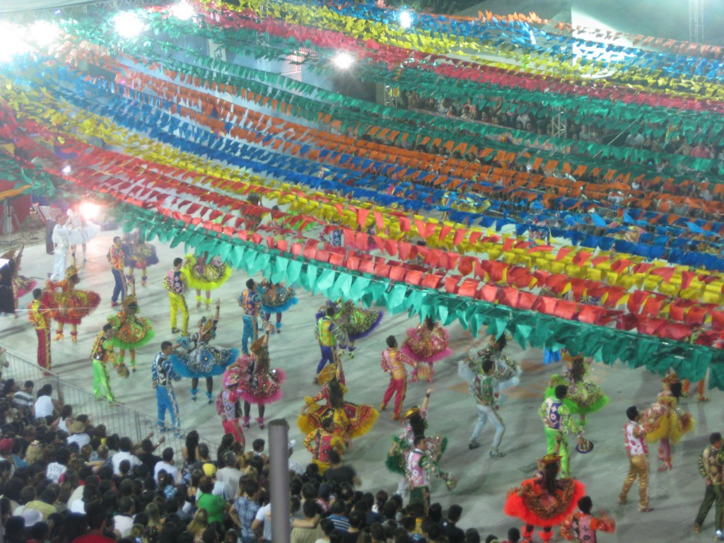 Formationstanz bei den Festas Juninas, aufgeführt im Dragão do Mar