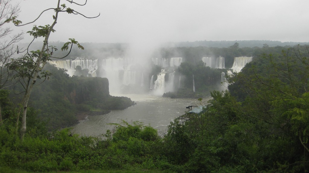 Überblick auf die Wasserfälle von der brasilianischen Seite aus