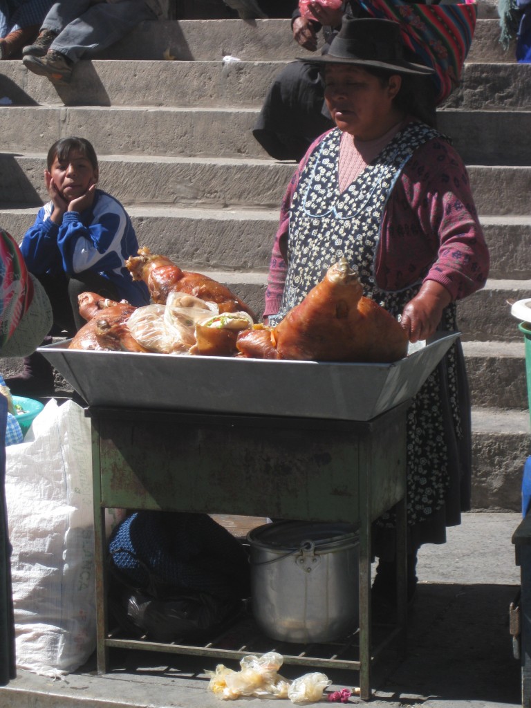Street-Food einer Gar-Küche auf der Straße in Potosí, Bolivien