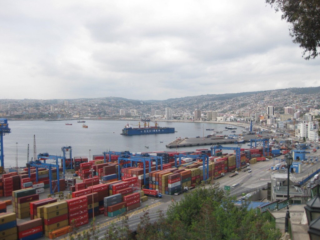 Ausblick über den Hafen und die Bucht von Valparaíso