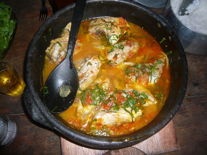 In einem Hostel in Itaúnas bekocht uns die Dame des Hauses mit einer Moqueca de Peixe